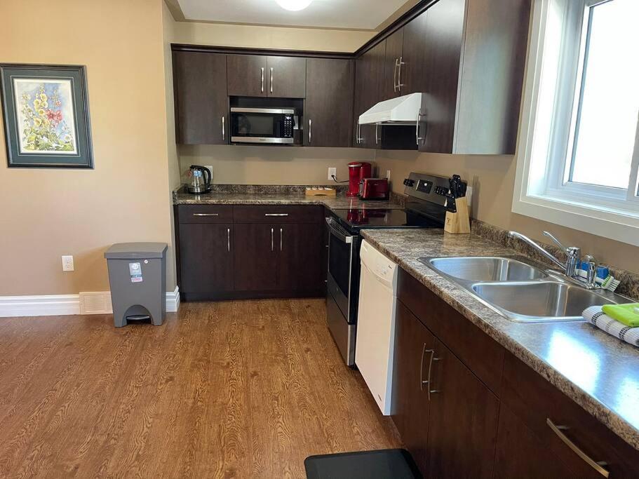 Cozy 2 Bedroom Home In Chatham - Left Side Ngoại thất bức ảnh